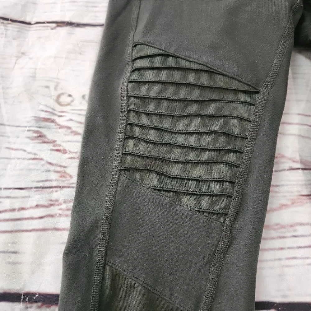 Alo Yoga Moto Leggings Size XS